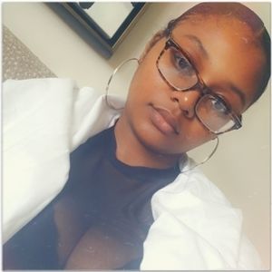 Meet your Posher, Janay